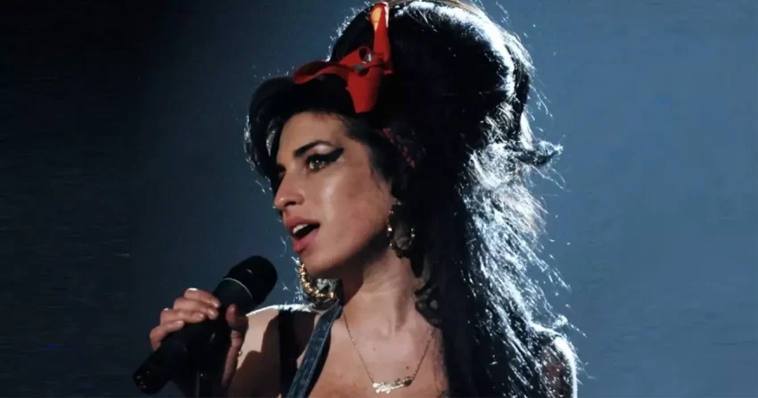 Amy Winehouse neden öldü? Yakılma sebebi nedir?