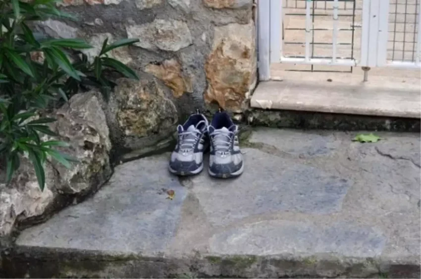 Ölen kişinin ayakkabısı neden kapının önüne konur? (2026)