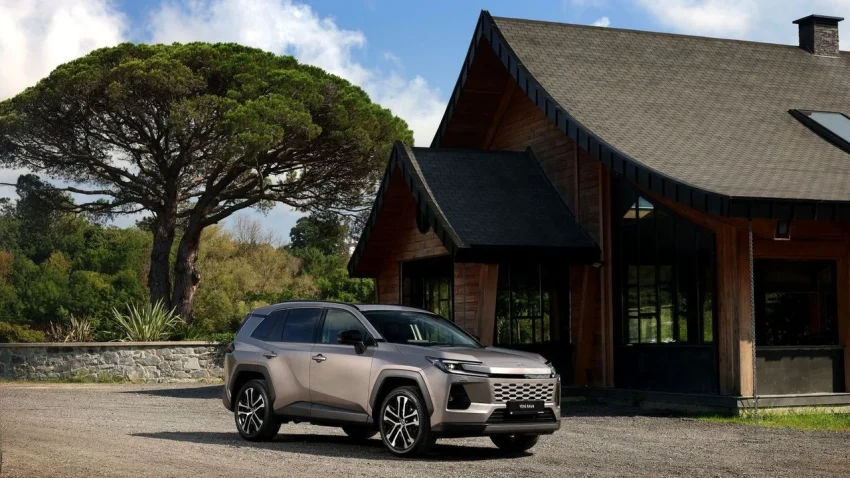 Yeni 6. Nesil Toyota RAV4 Hybrid 2026 Fiyatı ve Özellikleri