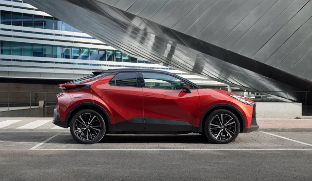 C-HR Hybrid -1