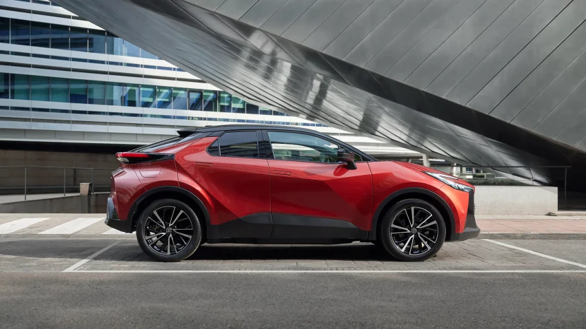 C-HR Hybrid Şarj Edilir mi? Yolda Kalma Korkusuna Son